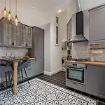 Elegant & Stylish Luxury Living