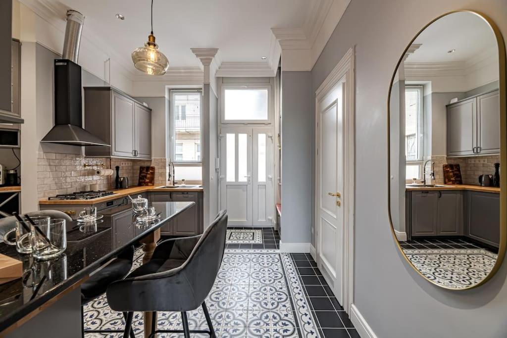 Elegant & Stylish Luxury Living *