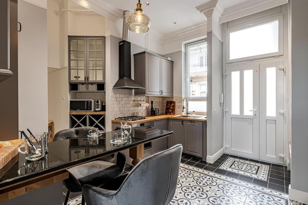 Elegant & Stylish Luxury Living
