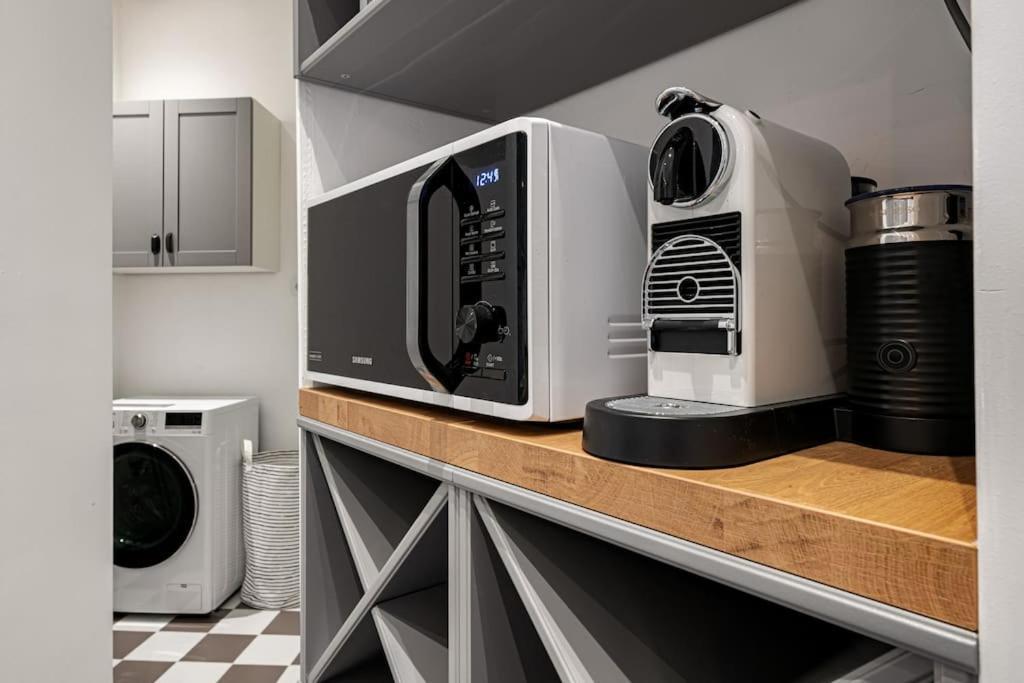 Elegant & Stylish Luxury Living Apartment Budapest