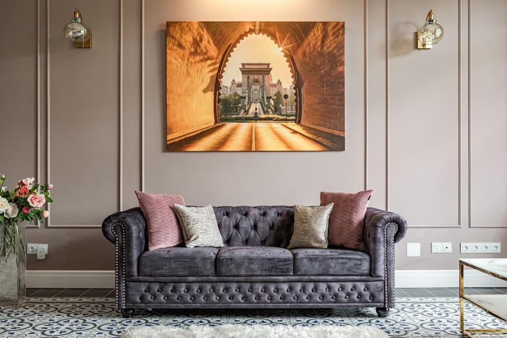 Elegant & Stylish Luxury Living * Budapest